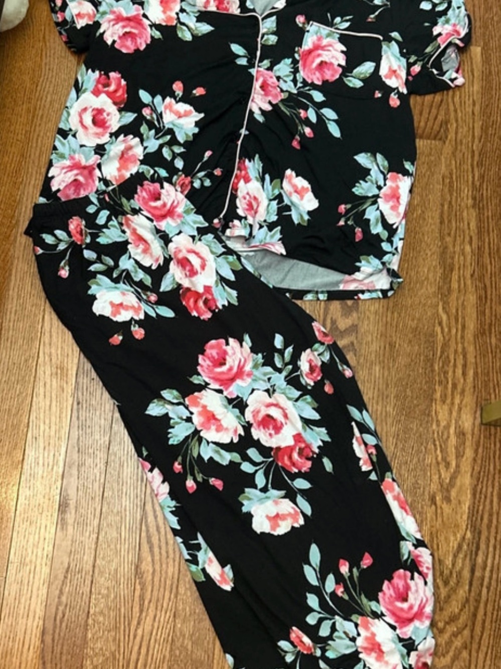 Black Floral Women's Two-Piece Pajama Set with Pink Rose Print